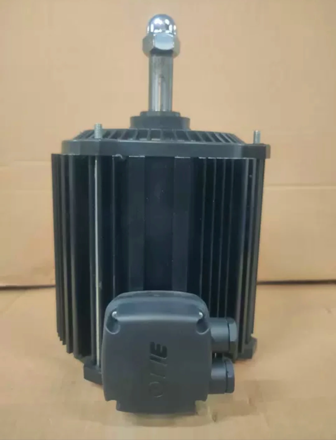 Ческий двигатель кондиционера CIE MD70-4T