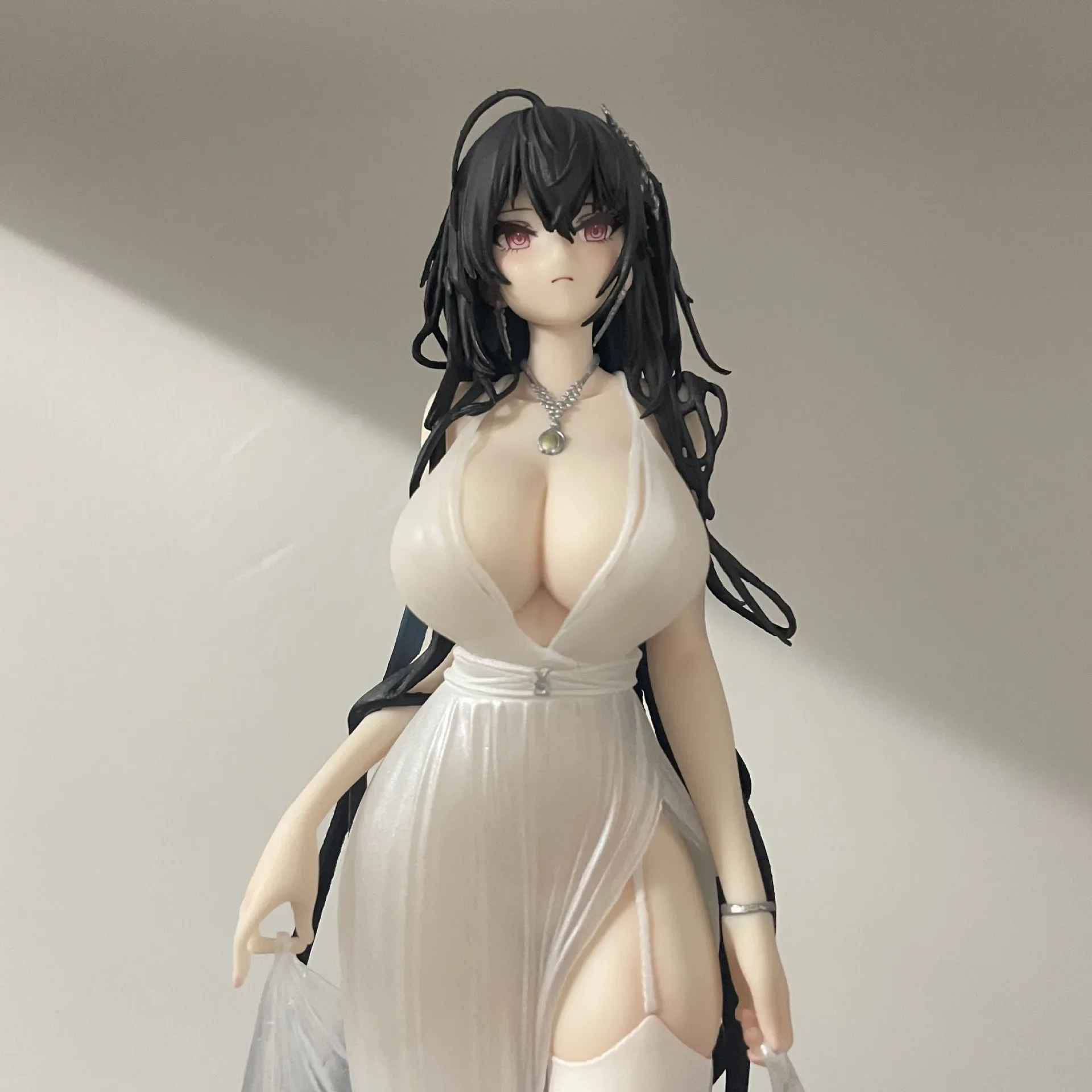 Аниме-фигурка красивая девушка 27 см