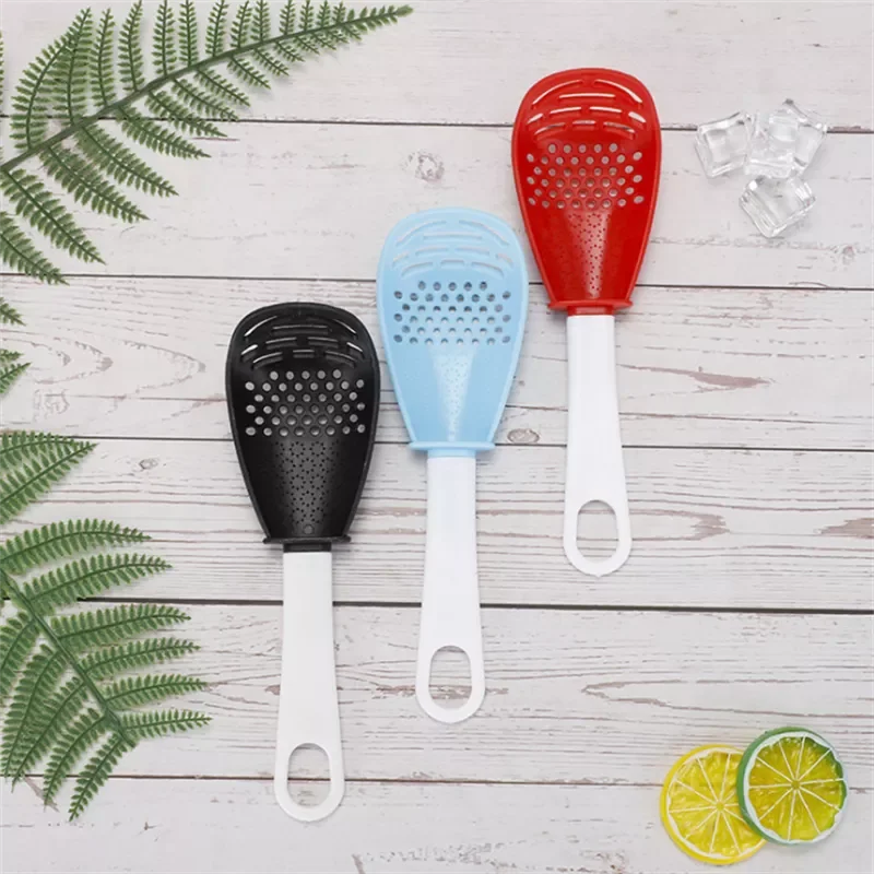 

Multifunctional Filter Colander Household Kitchen Grinding Spoon Grinding Ginger Garlic Press Silicone Egg White Separator