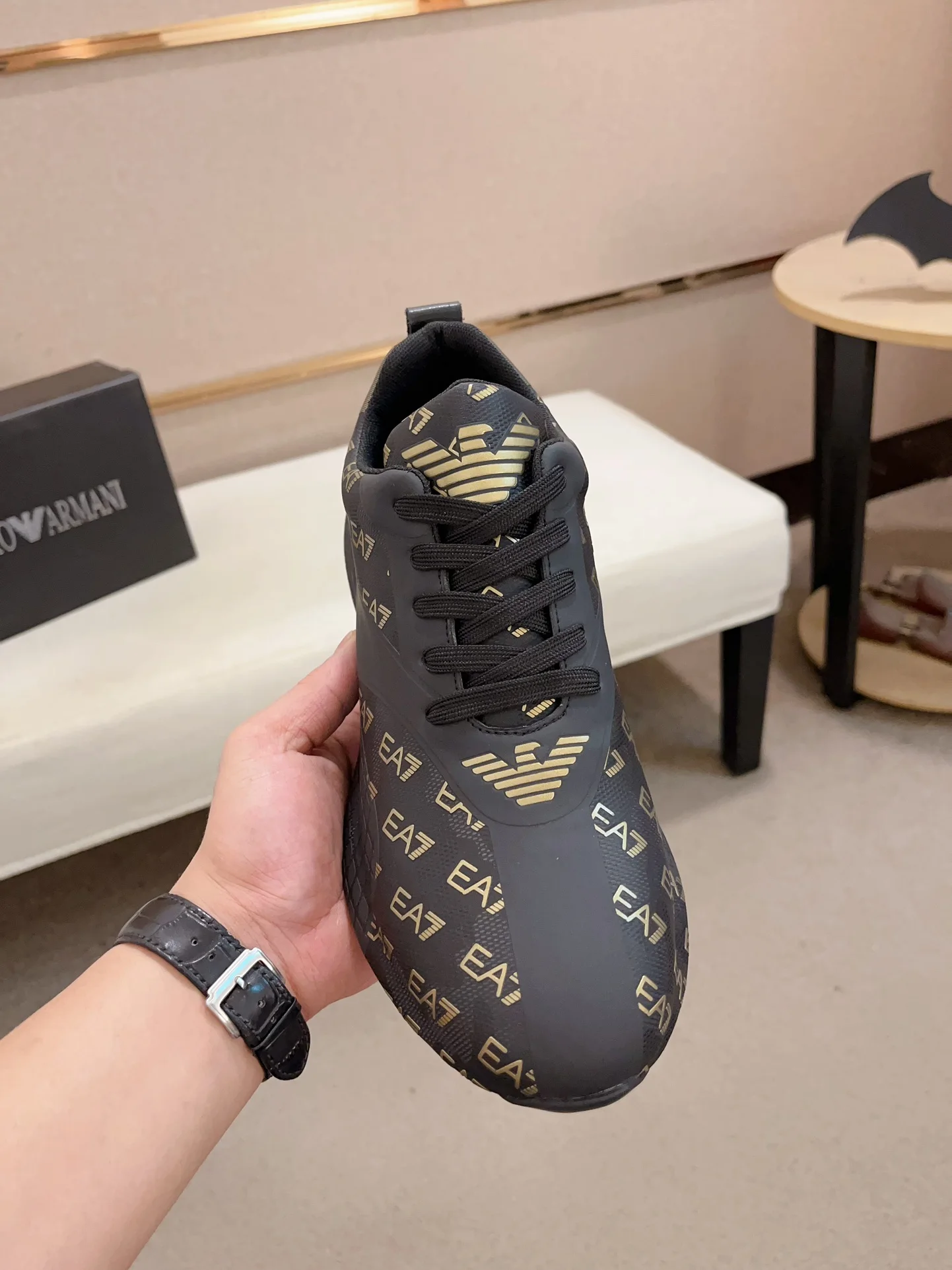 Кроссовки Armani Повседневная обувь дышащий Износостойкий Сейсмостойкий Подходит