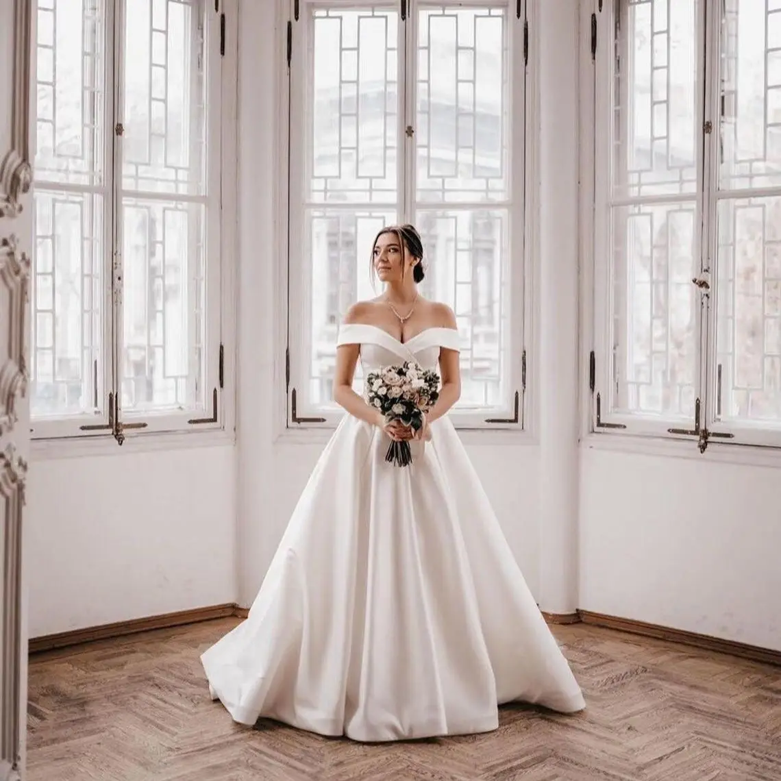 

Modest Satin Wedding Dresses Off the Shoulder Vintage Wedding Party Dress Bride Classic Robe De Mariee vestido de novia