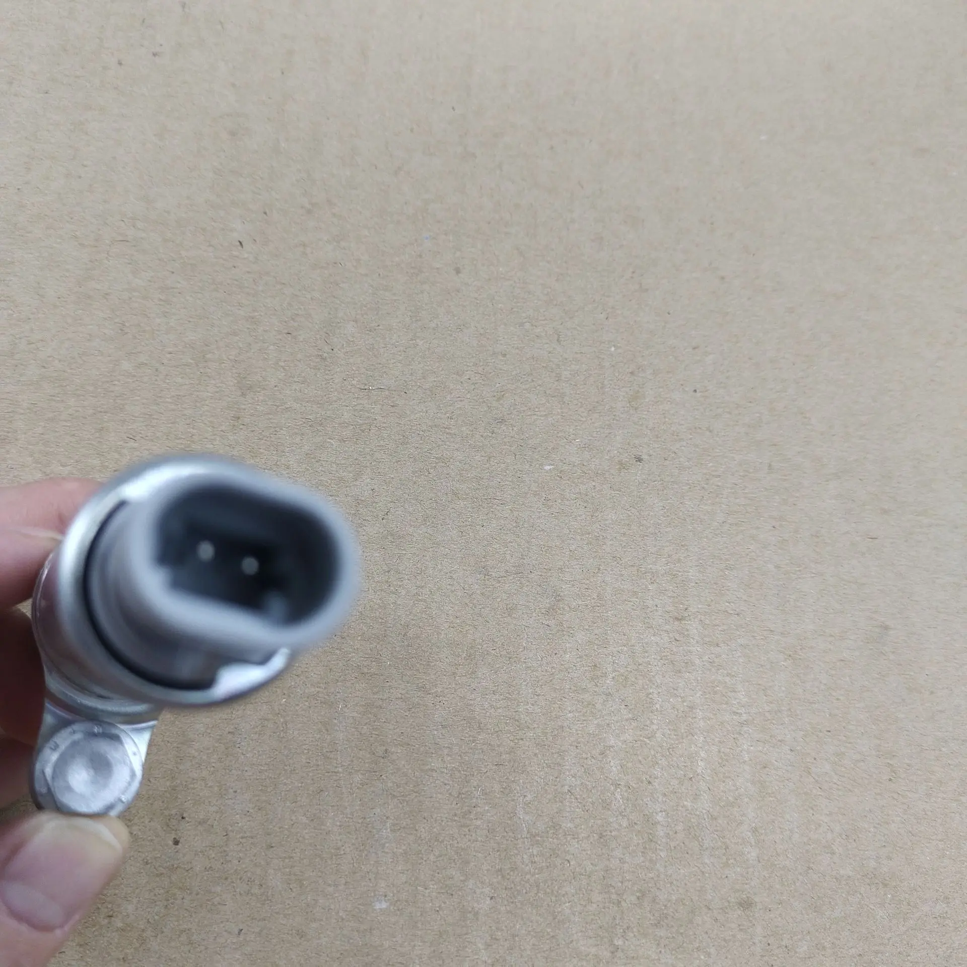 Высококачественный регулируемый клапан 12655420 VVT регулирующий подачи масла для Buick