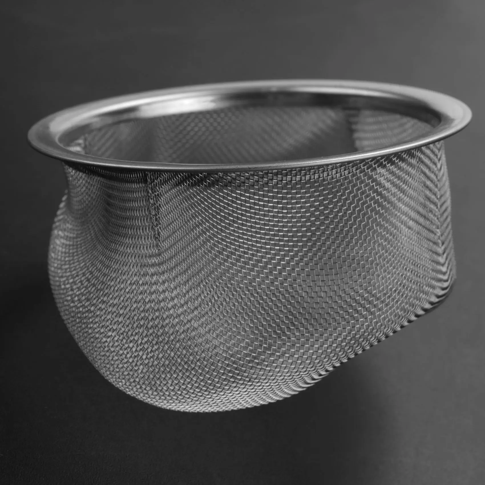 Металлический бытовой фильтр для чайных листьев и чайника диаметр 70 мм.