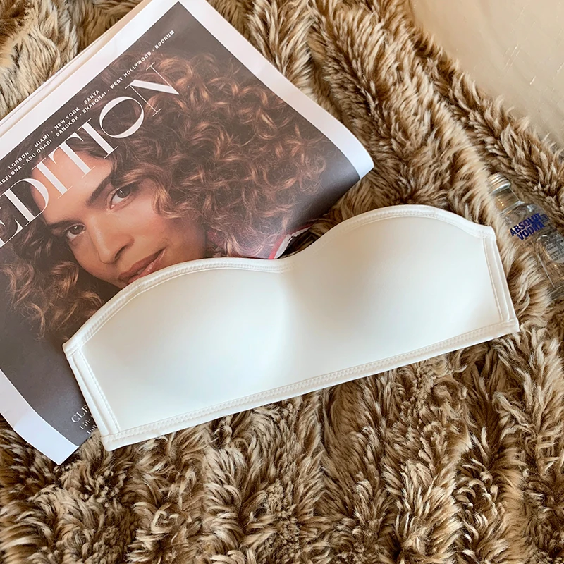 Женский бюстгальтер без бретелек на косточках невидимое бесшовное бандо