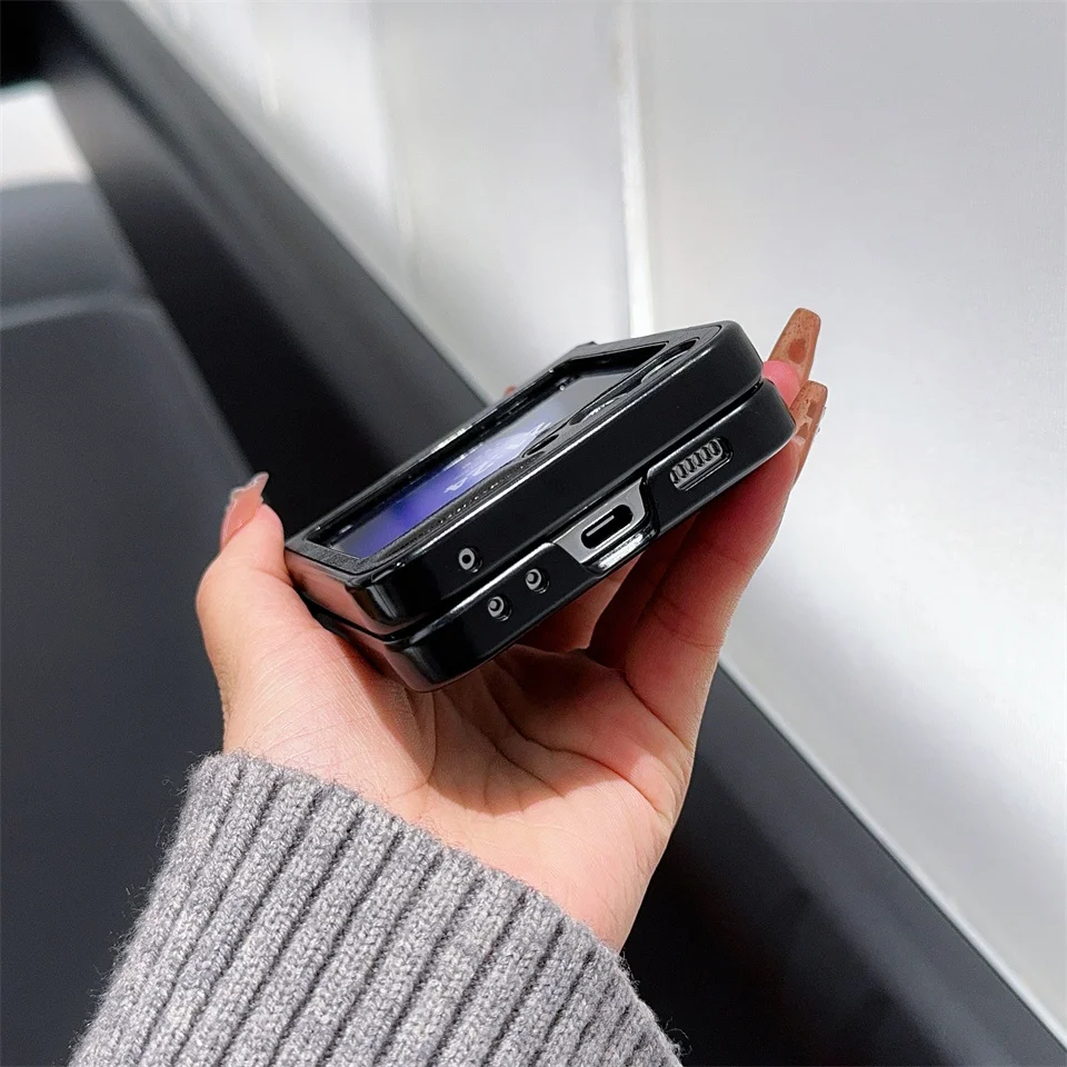 Чехол-книжка из искусственной кожи с бусинами и цепочкой на запястье для