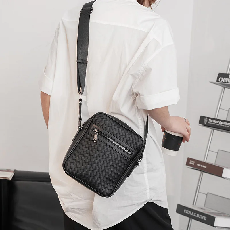 

2022 Men's small shoulder bag Youth small square bag Men's bag Diagonal bag New trendy casual leather woven shoulder bag