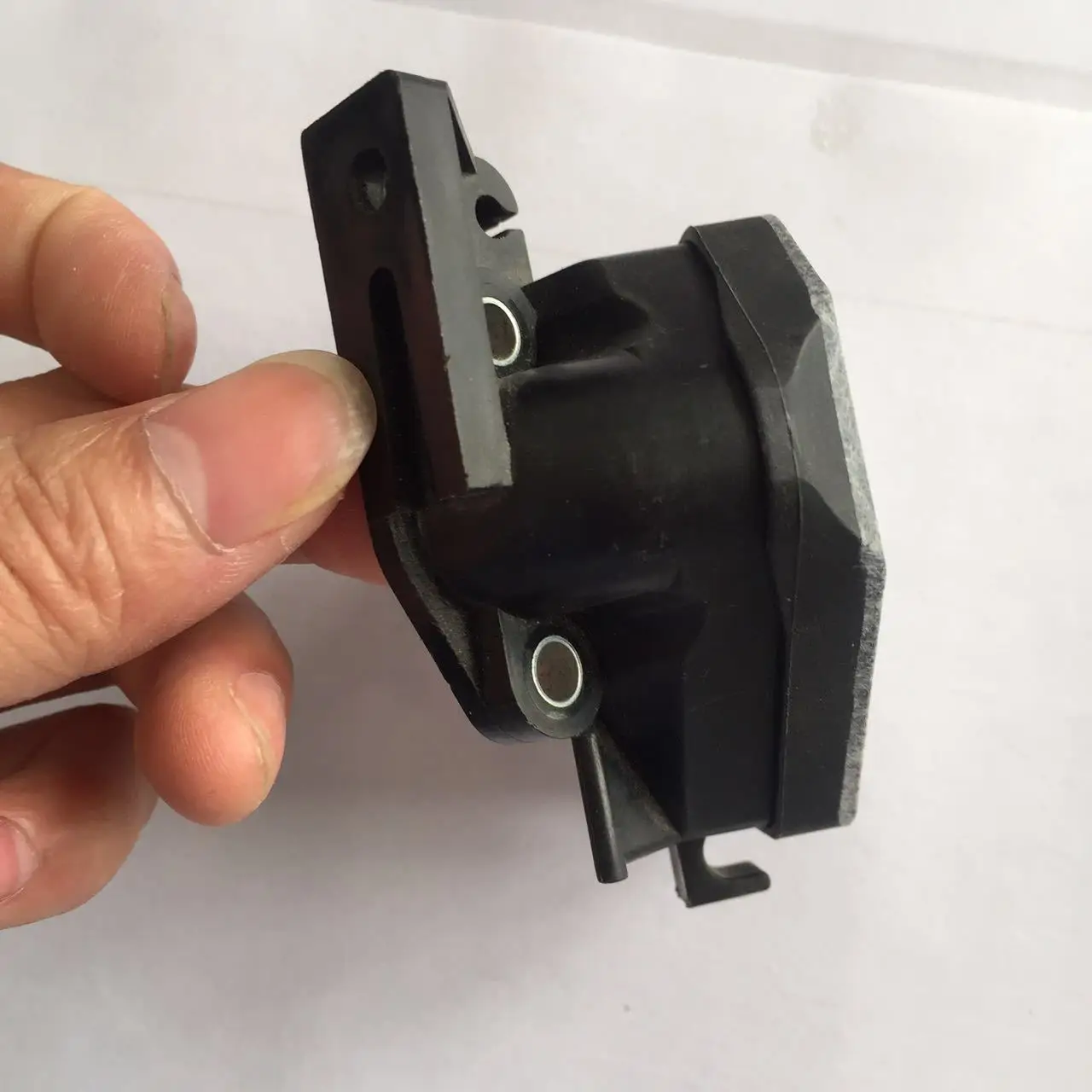 Для бензопилы PARTNER P350S замена воздушного фильтра пластиковая насадка для