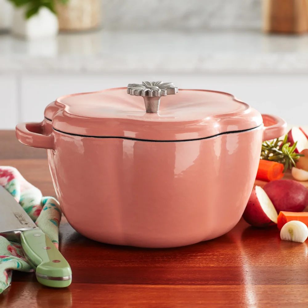 

The Pioneer Woman Timeless Beauty Enamel on Cast Iron 3-Quart Dutch Oven, Pink