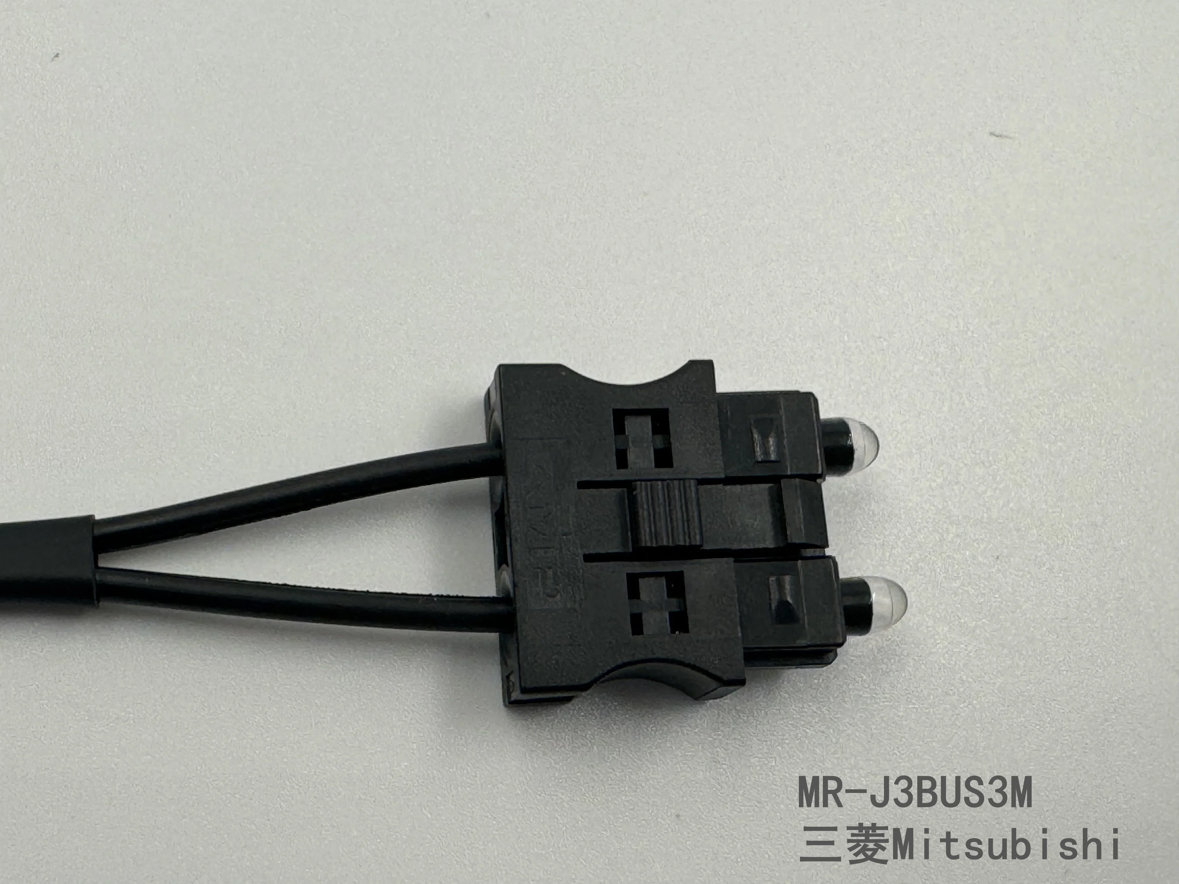 Фото MR-J3BUS3M Электрический оптоволоконный кабель Mitsubishi для сервоусилителя Mitsubishi №1