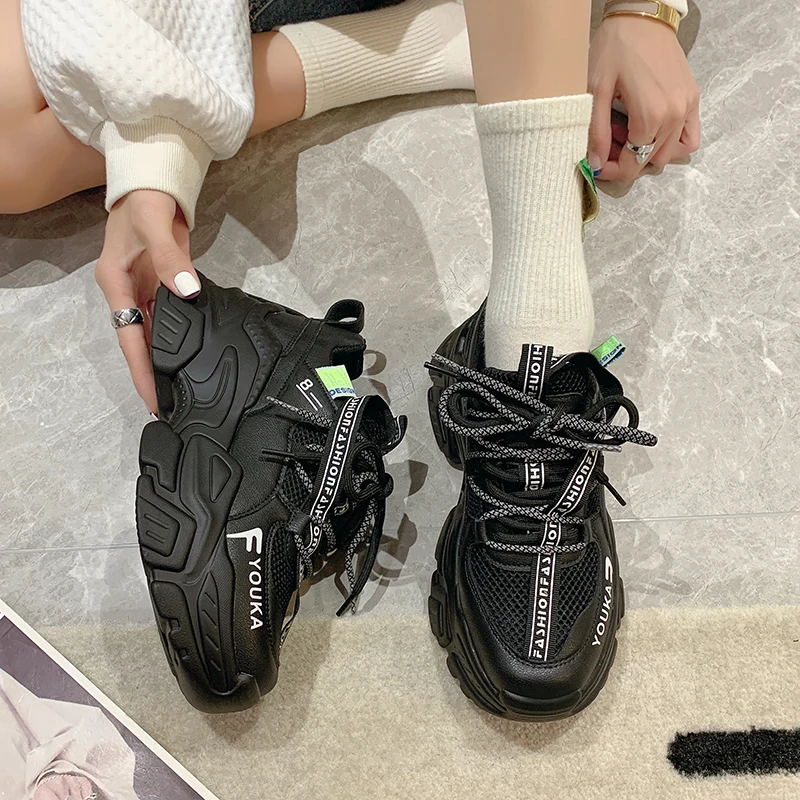 Женские кроссовки на платформе дышащие толстой подошве увеличивающие рост