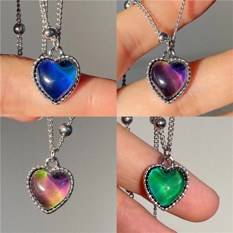 

New Temperature Color Change Love Ball Necklace Pendant Long Peach Heart Clavicle Chain for Women Girl Jewelry
