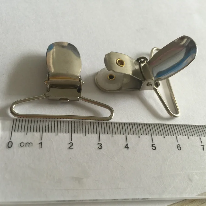

100pcs/lot 3.5cm Wholesale Silver Tone Metal Oval Pacifier Clip Suspender Paci Holders Ribbon Craft Sewing Tool Plastic Insert
