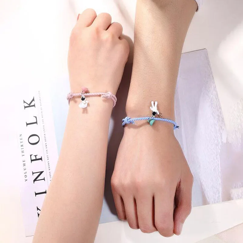 

2 шт./компл. магнит астронавта привлекает Пары Браслет Симпатичные Мультяшные ювелирные изделия Регулируемые эластичные веревочные брасле...