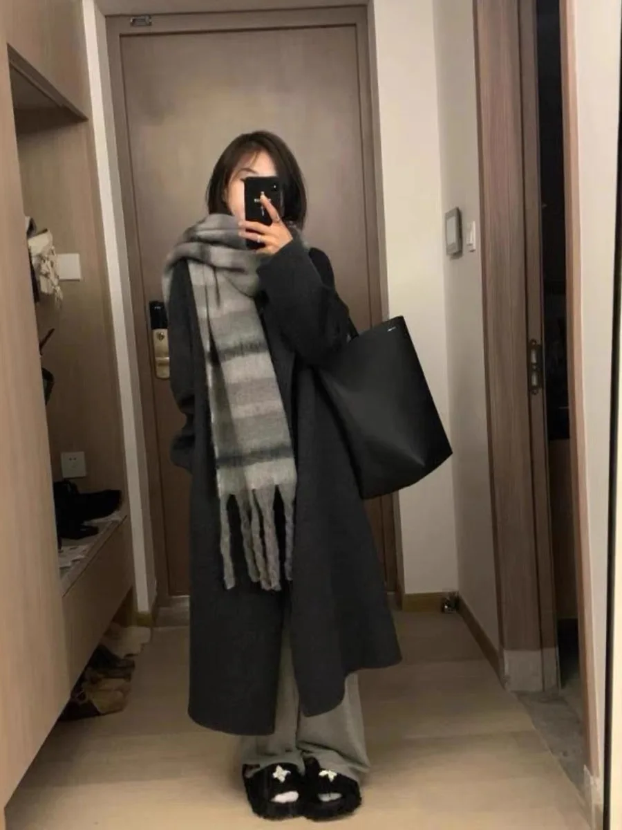 Черно-серое двустороннее шерстяное пальто для женщин новинка зимы 2024