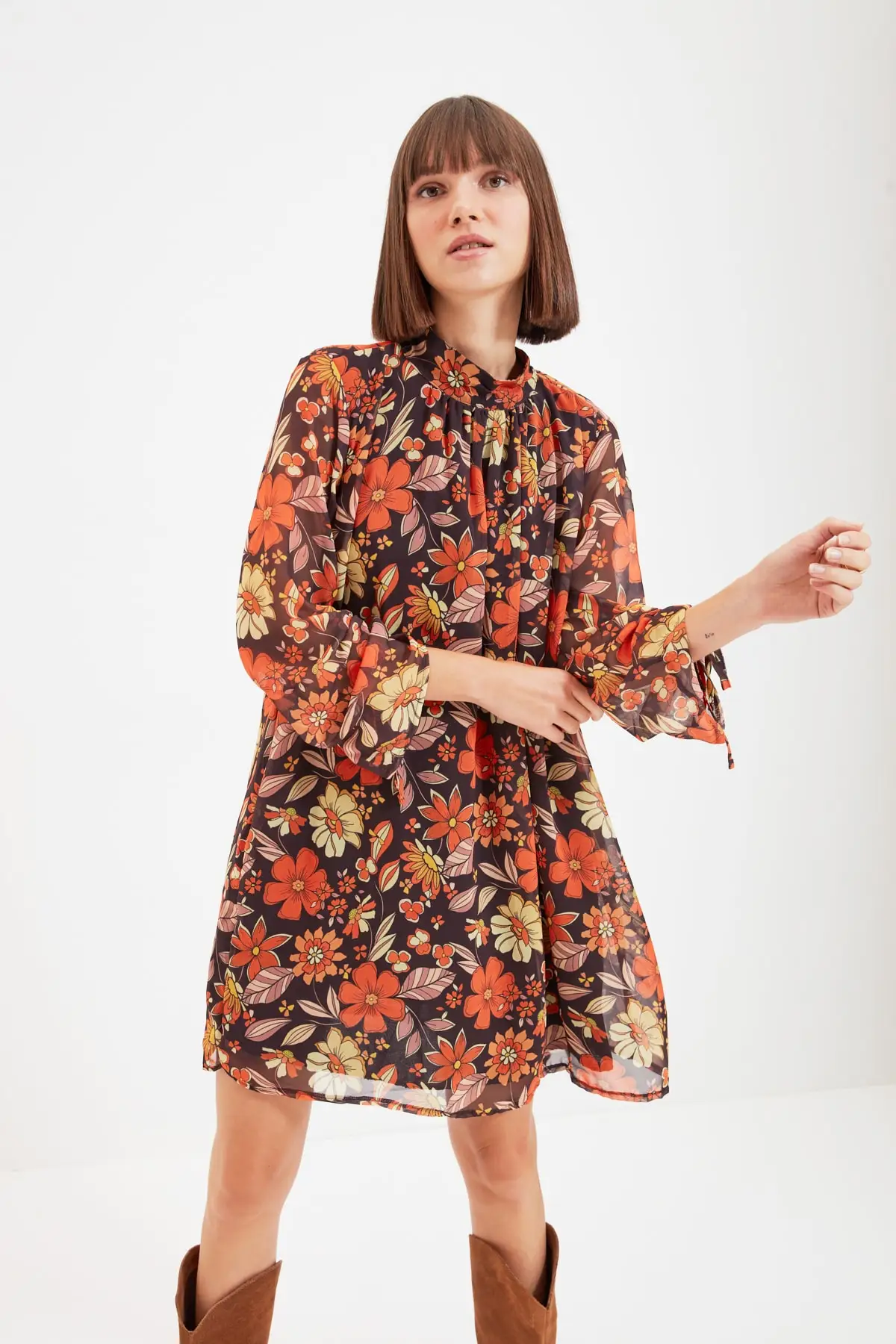 

Trendyol Pattern Sheer Neckline Dress TWOAW22EL0607