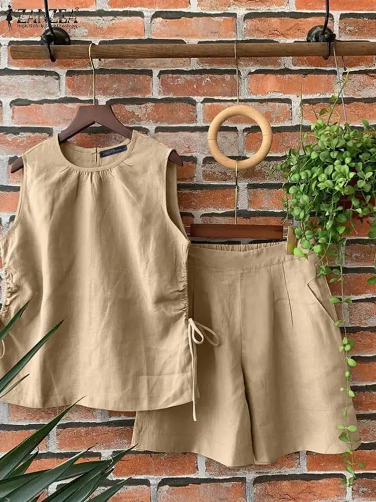 Комплект женский летний из блузки и шортов без рукавов
