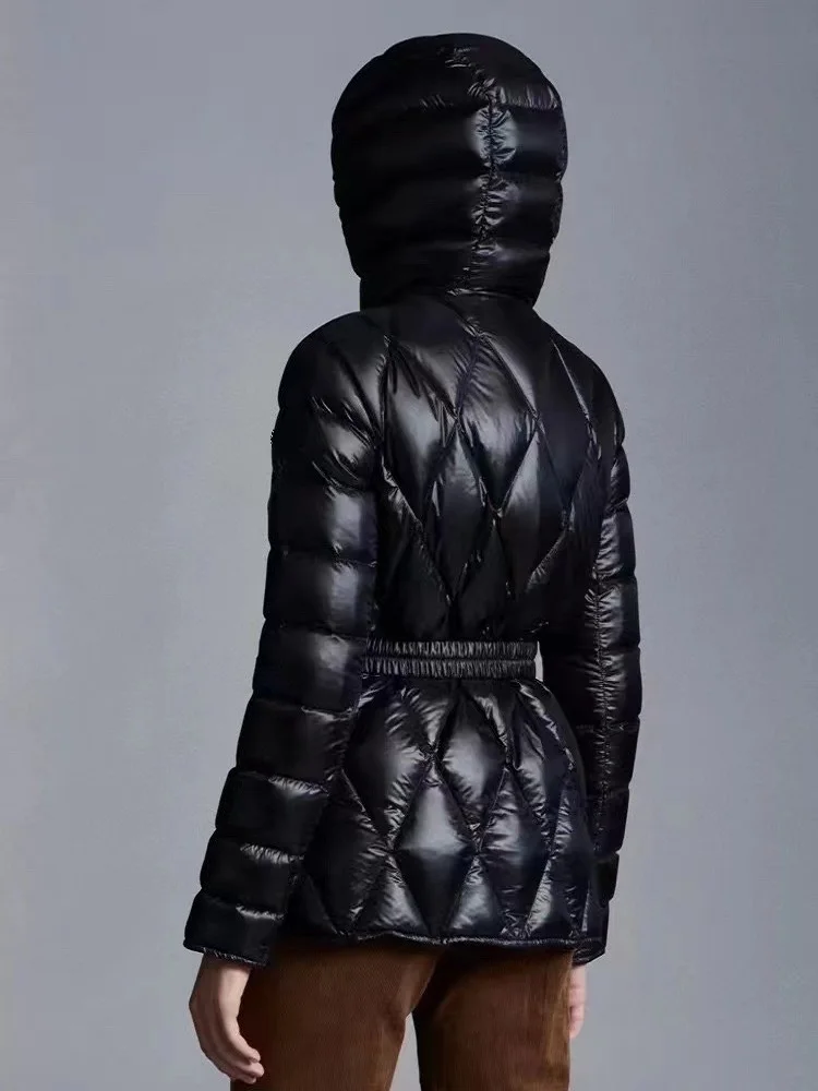 Рисунок 4 - Женский зимний пуховик в клетку