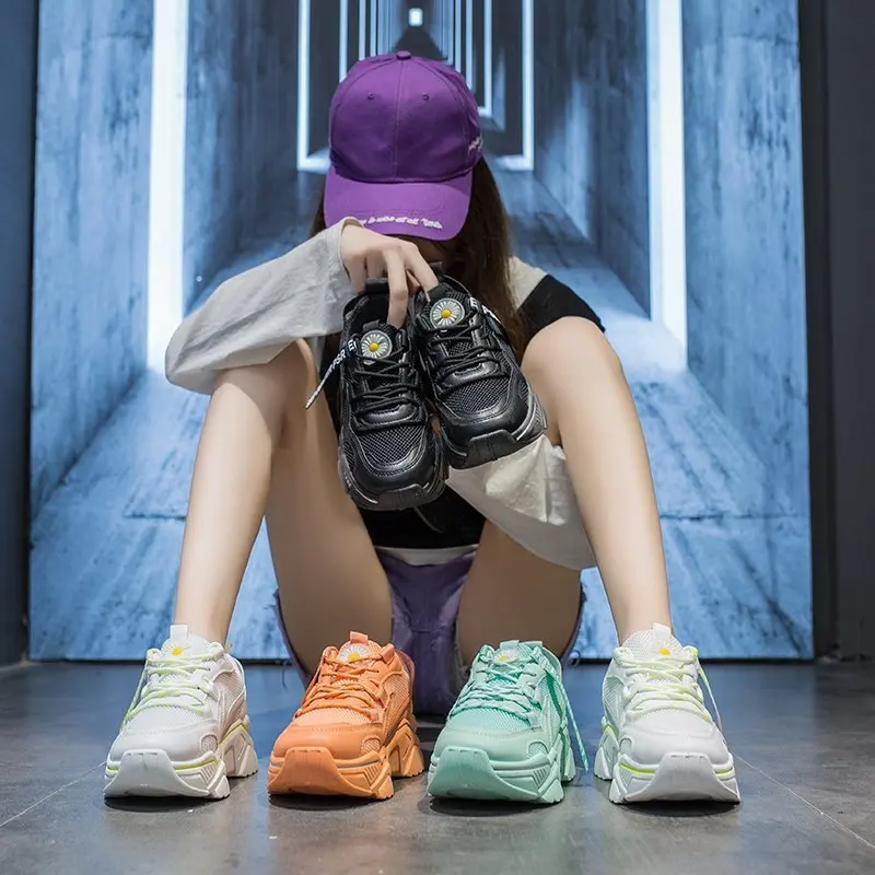 

Новинка Весна 2023, модные туфли для папы, Женская сетчатая дышащая повседневная спортивная обувь, туфли на платформе, женская обувь, кроссовк...