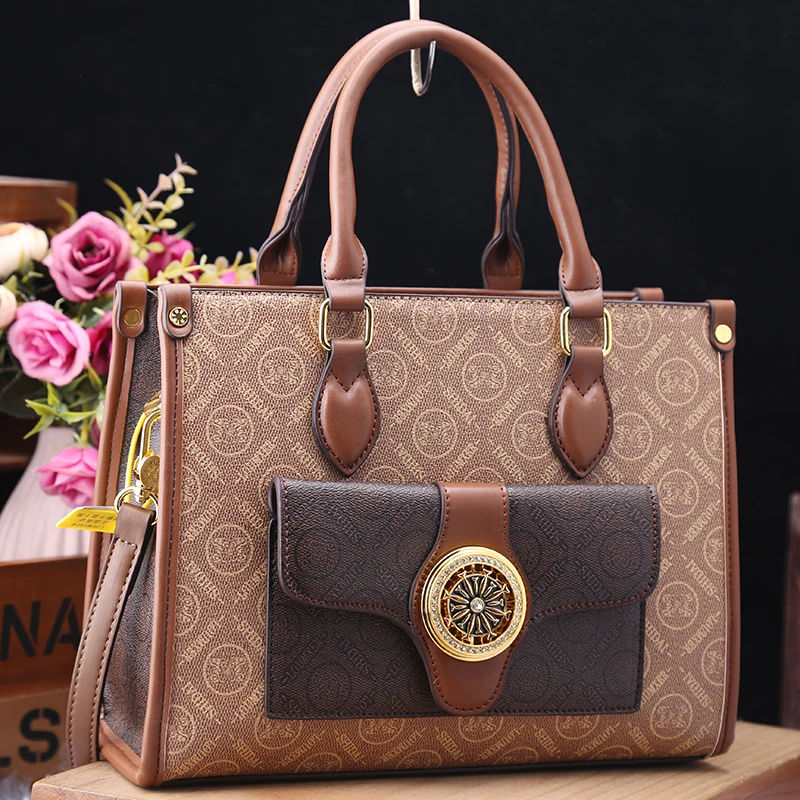 

Женская сумка-мессенджер из натуральной кожи, с ручками и плечевым ремнём