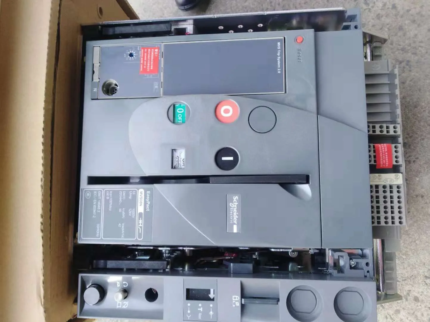 100% Новый оригинальный продукт Delta 3200A MVS32H3F6A 3P цены на который необходимо уточнить