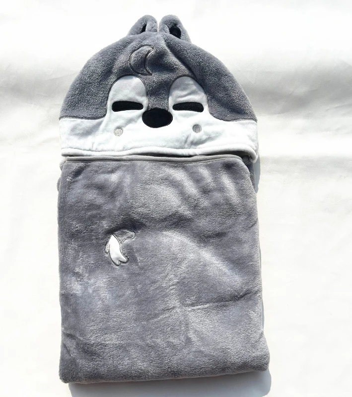 

Фланелевое одеяло с капюшоном Skzoo Wolfchan Stray Kids