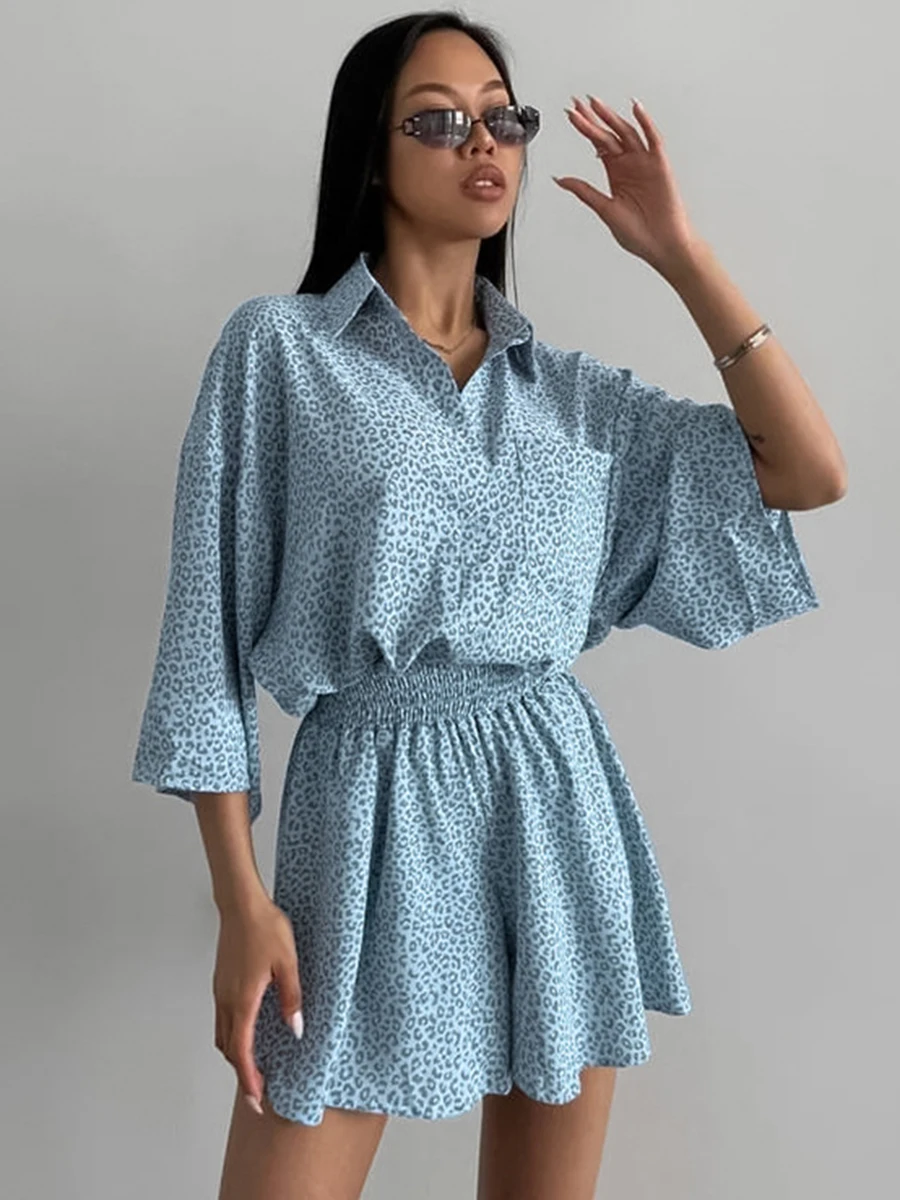 

Женский короткий костюм с леопардовым принтом, голубой топ с карманами и эластичной талией, уличная одежда, повседневный свободный комплект из 2 предметов