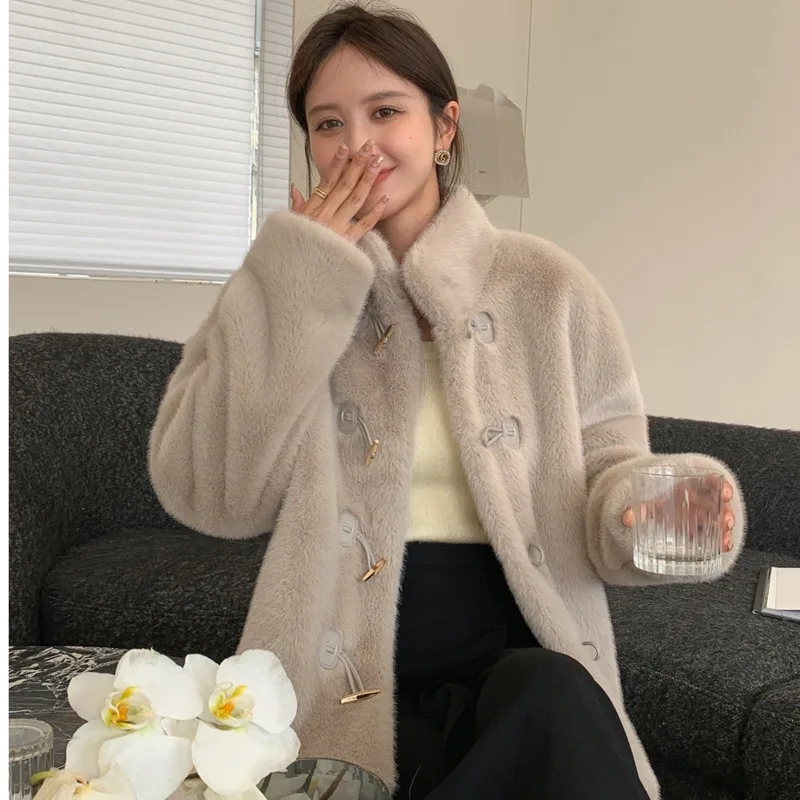 

Шуба из искусственного меха норки плюшевая Женская зимняя новая короткая теплая шуба с воротником-стойкой из искусственного меха Густая те...