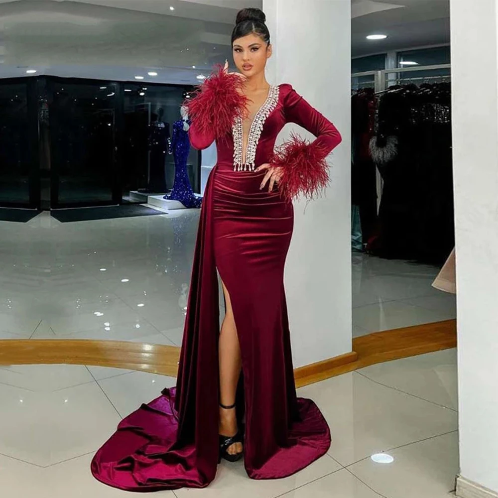 

2023 Wine Red Long Sleeve Side Slit Evening Dresses For Women Sexy V-Neck Mermaid With Feather Prom Dress Fashion Celebrity Robe