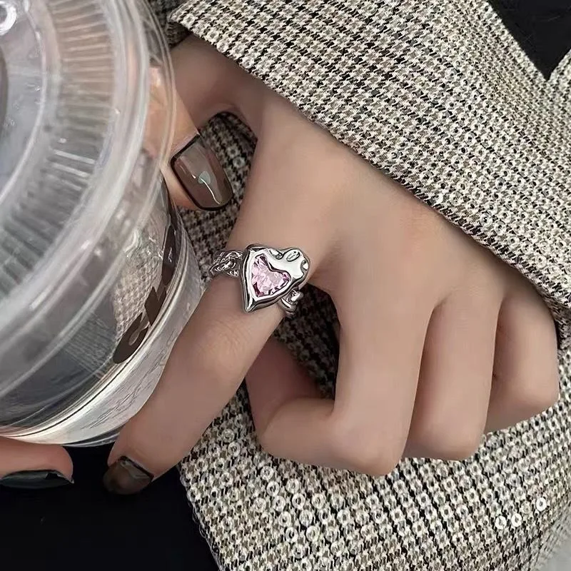 

Fashion Personality Love Opening Ring Zircon Pink Niche Metal Ring Girl Sweet Cool Heart Gift Jewelry Direct Selling