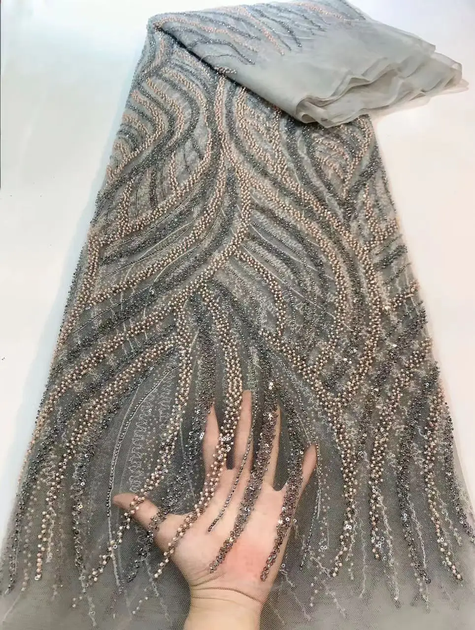 

Nigerian French Sequins Lace Fabric Hot Sale Handmade 2023 Embroidered African Beaded Net Mesh Lace Fabric For Women Sewing