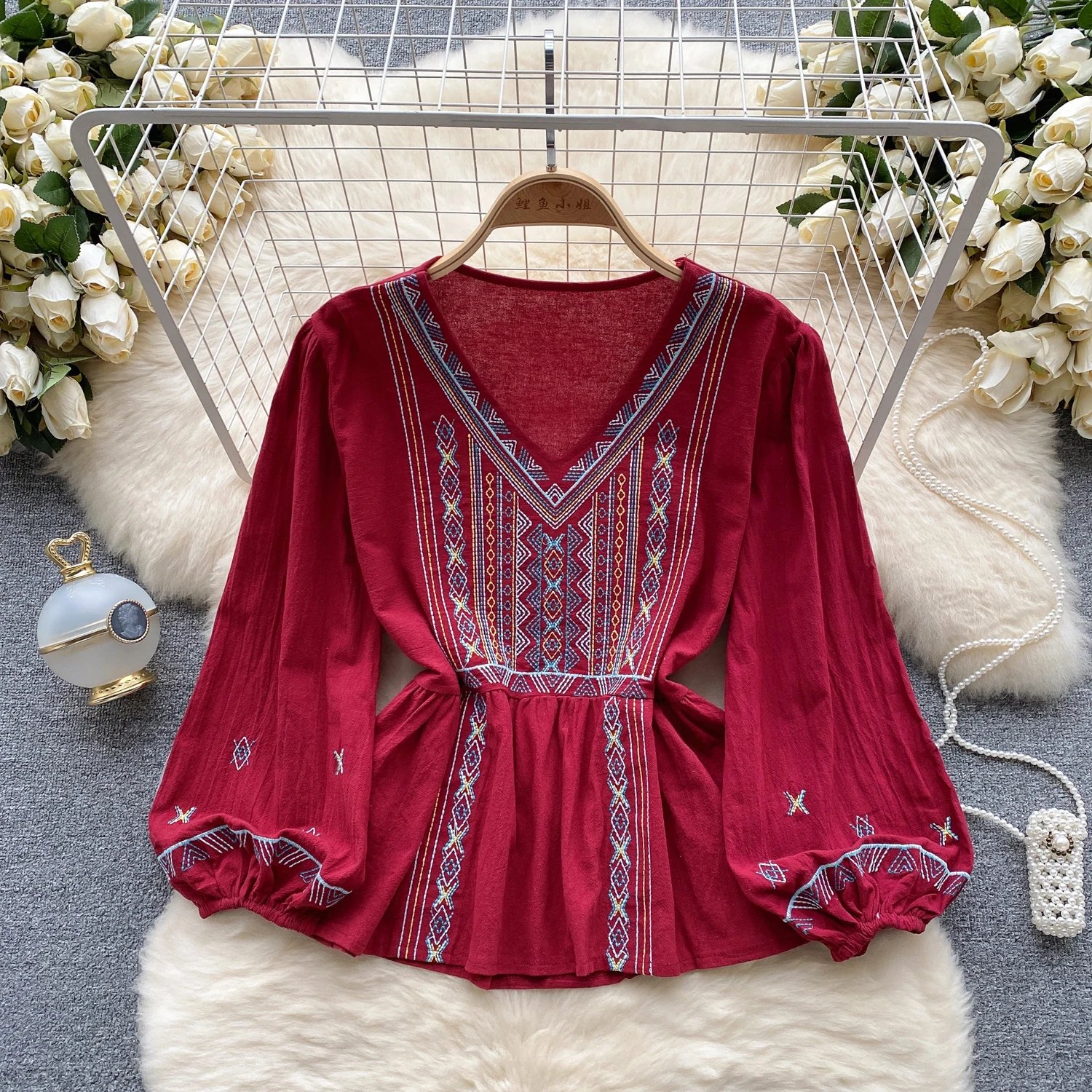 

Винтажная рубашка в этническом стиле с пышными рукавами, Женский Осенний элегантный топ с V-образным вырезом, модная женская одежда, 2023