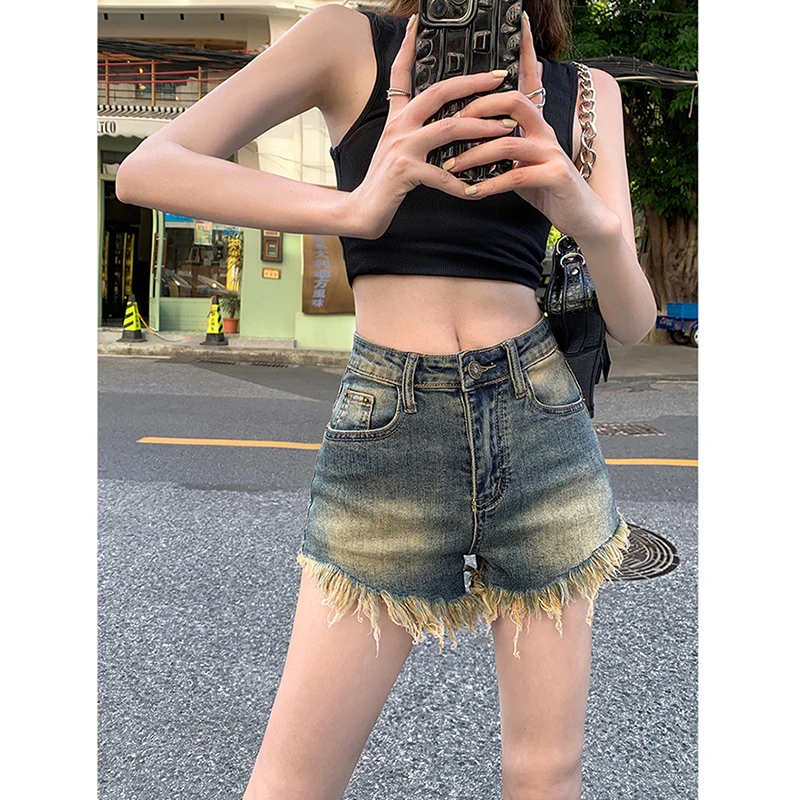 Real time photo of jeans women's shorts blue casual summer American retro worn-out rough edges small figure Korean version hot p
