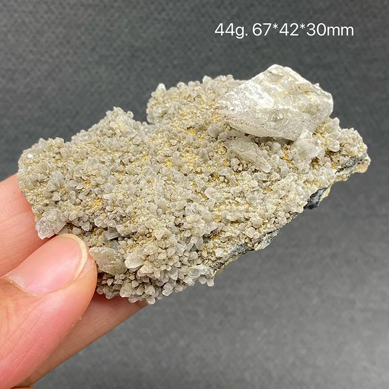 Необработанный чешуйчатый кальцит