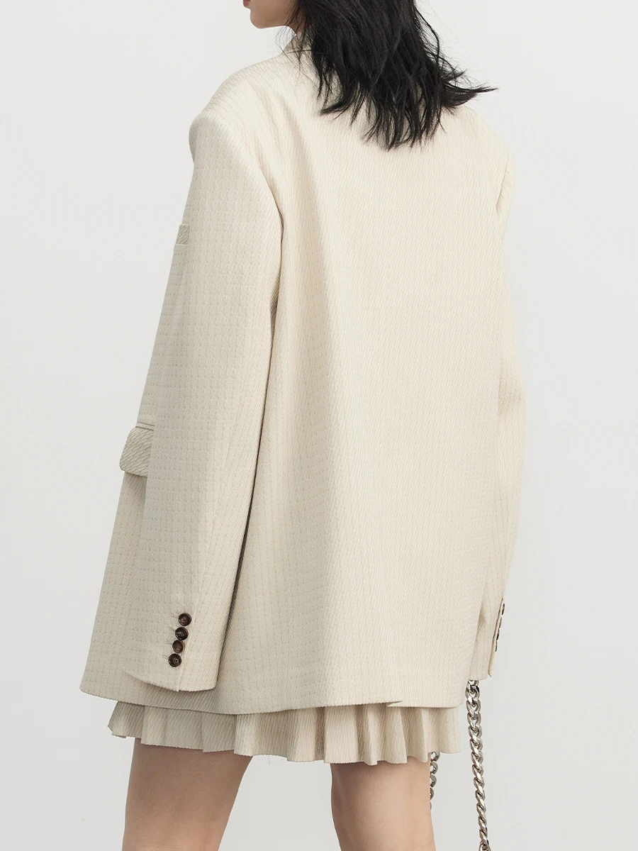 Рисунок 2 - Женский блейзер шикарный VEN