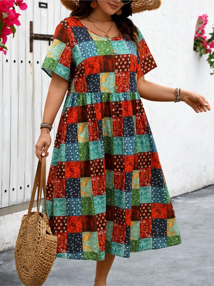 Женское клетчатое платье в горошек с коротким рукавом и рюшами