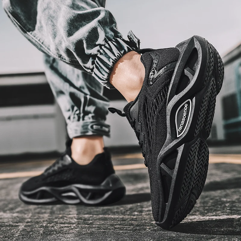 

Men's Fly Woven Coconut Shoes Low Top Fashion Leisure Sports Shoes Breathable and Comfortable Ultra-light Outdoor Shoes