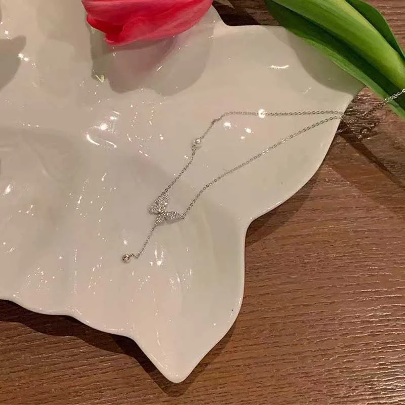 Чокер с подвеской-бабочкой из циркона роскошное ожерелье до ключиц серебряным