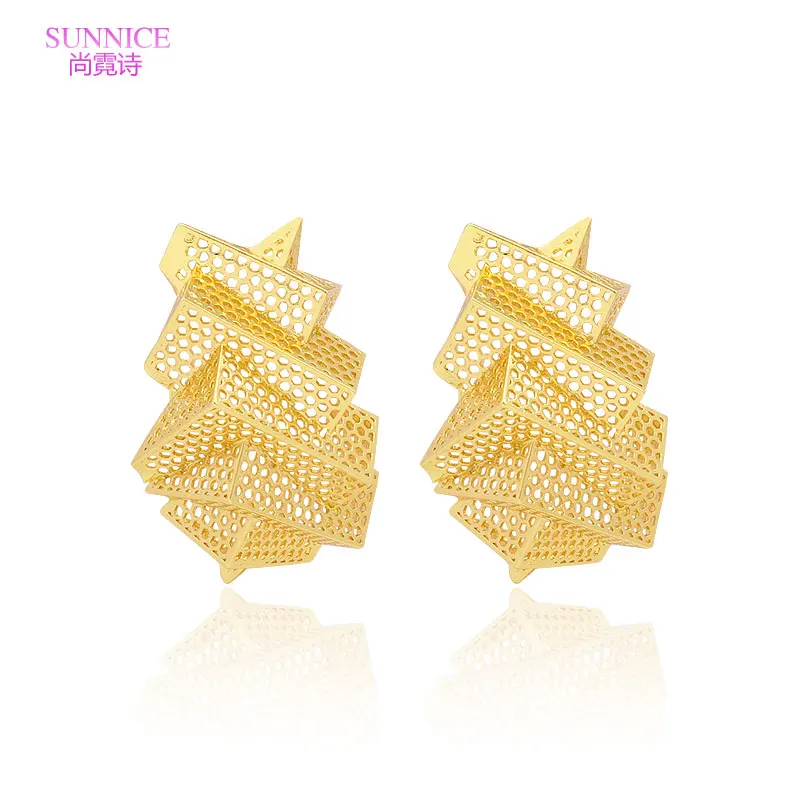 

SUNNICE Fashion Twisted Clip Earrings Italian 18k Gold Plated Dubai Jewelry for Women High Quality Irregular African Earrings