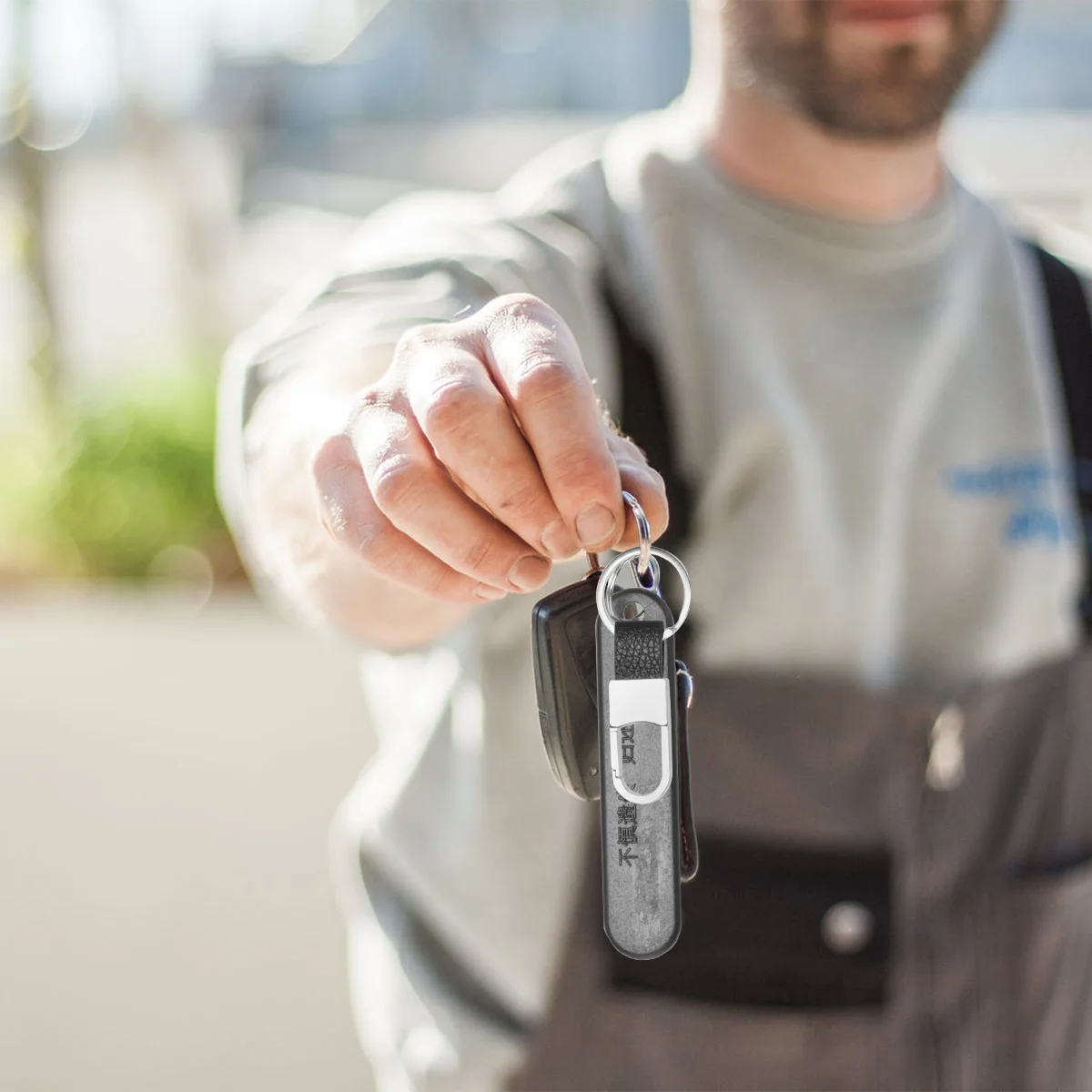 

1 Set Anti-Loss Chain Guard Temporary Board Man Motorcycle Car