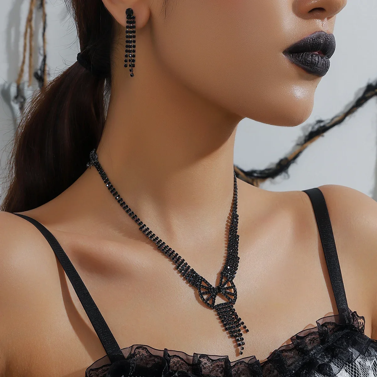 Черное ожерелье серьги комплект со стразами с кисточками ювелирных изделий для