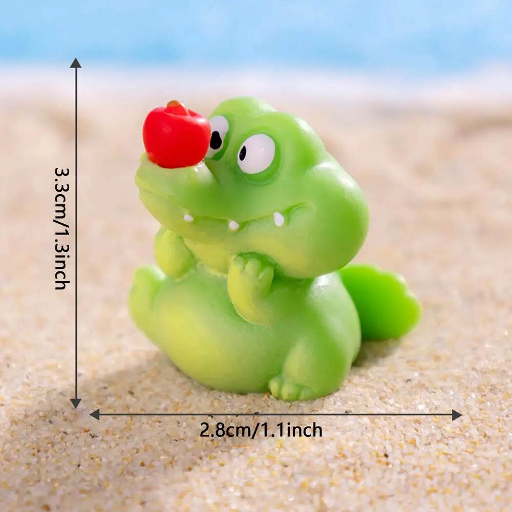 

Статуэтка крокодила из пластика