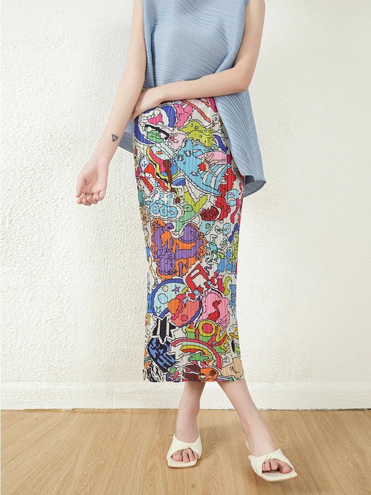

Miyake folds new graffiti print half skirt female summer thin design sense organ pleated half skirt
