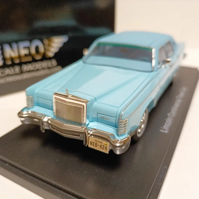 Оригинальная модель автомобиля Lincoln Town масштаб 1:43 игрушечного из смолы 1978