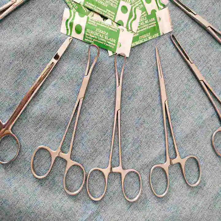 Набор хирургических ножниц и щипцов для ветеринарного применения