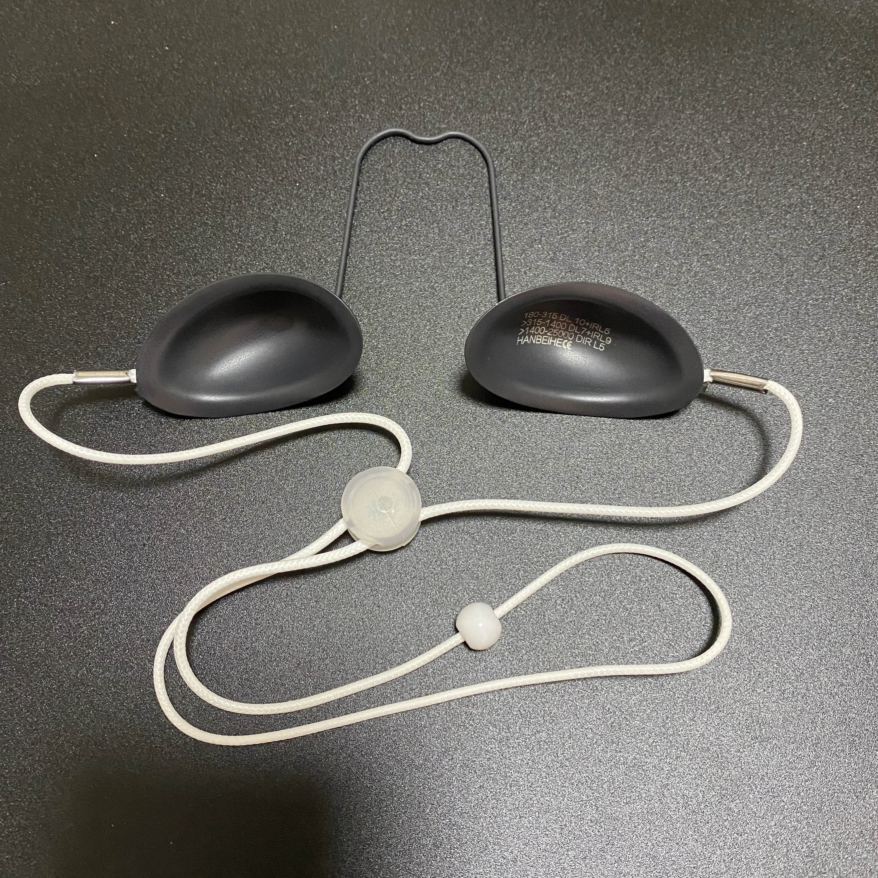 

Лазерный защитный экран для глаз из нержавеющей стали для пациентов с лазером и интенсивным импульсным светом, светодиодные процедуры-нм O.D 7 + CE