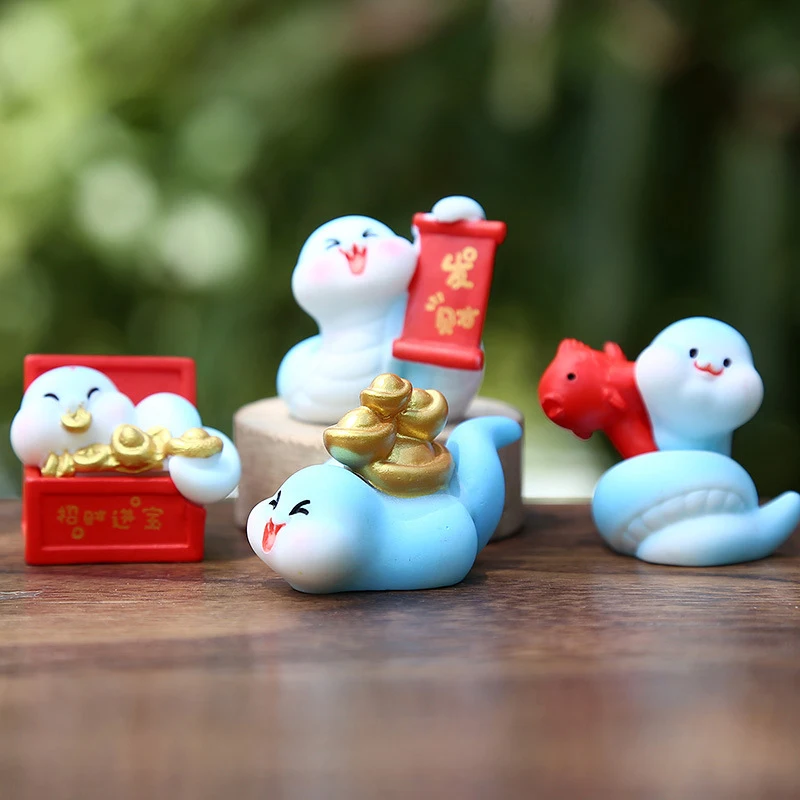 Новогоднее украшение 2024 года змея для нового 2025 игрушка-змея настольные