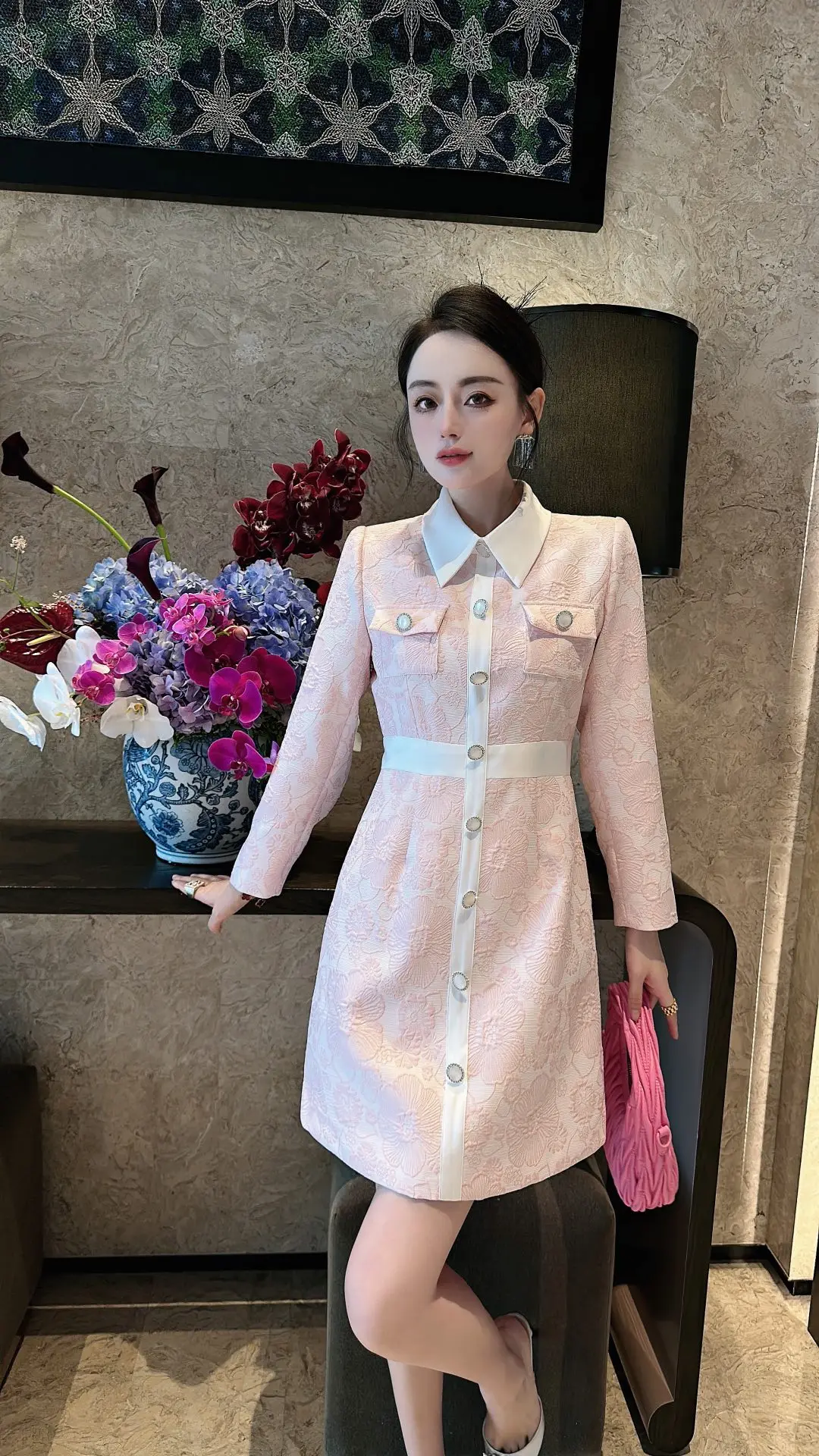 

Женское жаккардовое платье с отложным воротником, Осень-зима 2023