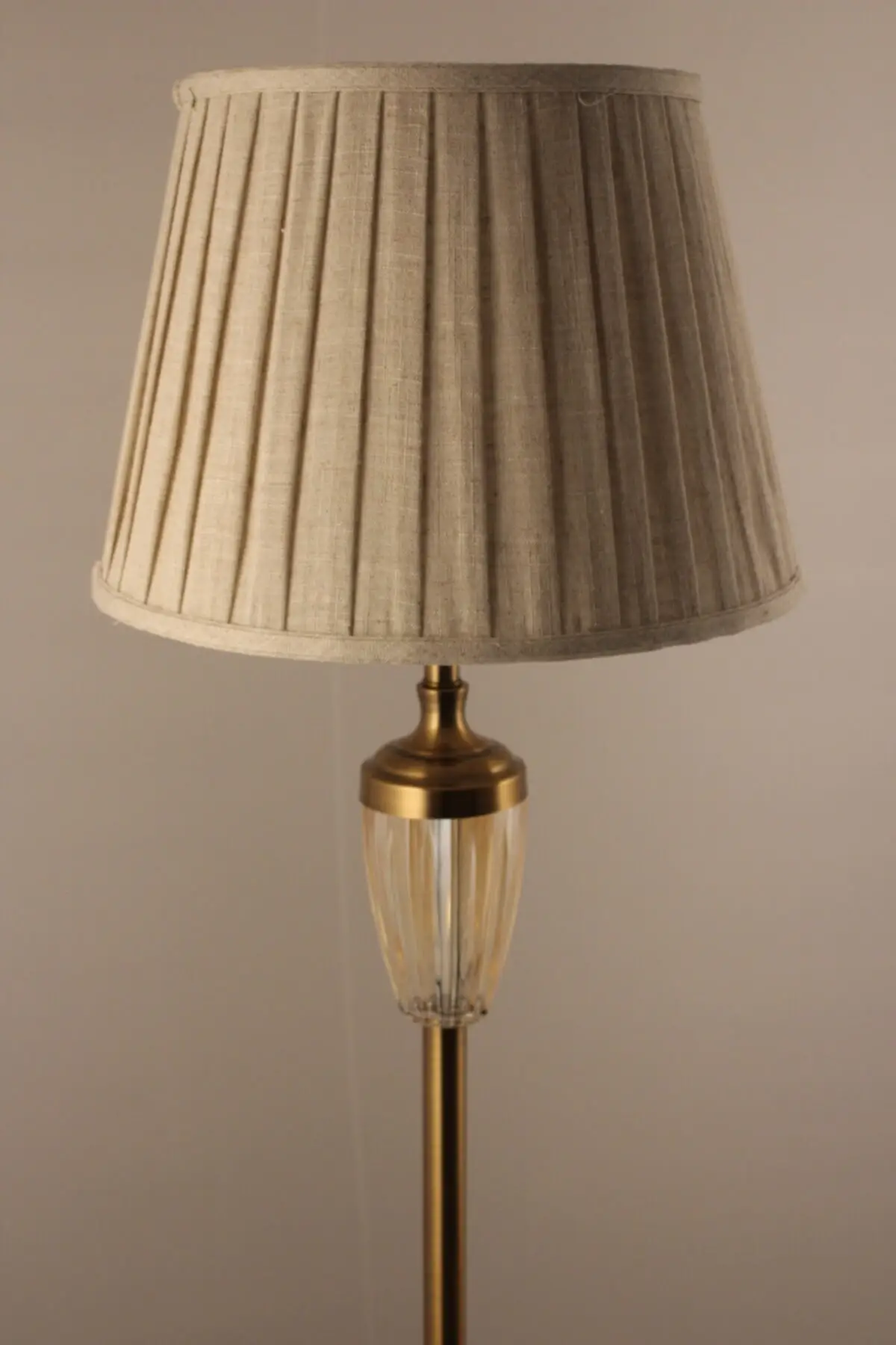 

Бронзовая Напольная Лампа Jasmin