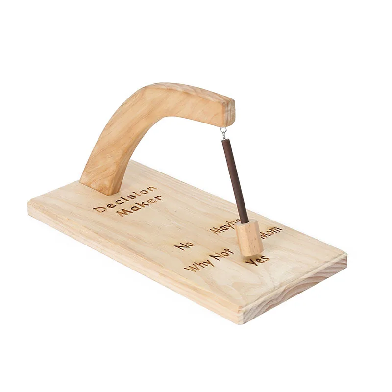 Креативная деревянная подвеска из резного дуба