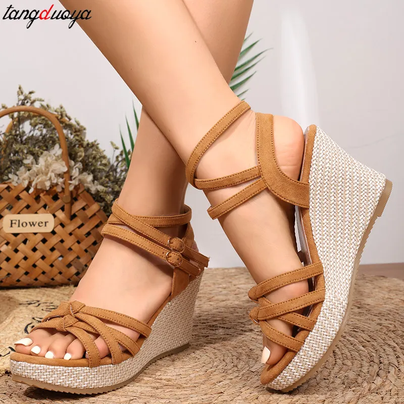 Сандалии женские джинсовые на танкетке босоножки с пряжкой щиколотке модная